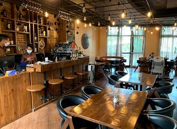 ethiopia/simien-mountains-national-park/restaurant/om-indian-bistro-bole-rwanda