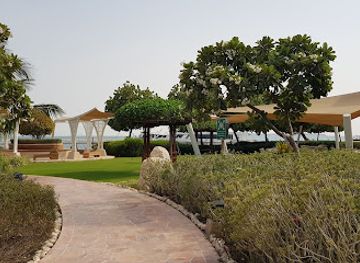 qatar/al-thakira-mangroves/restaurant/azraq-restaurant