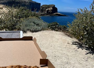 malta/dwejra-bay/restaurant/street-pizza