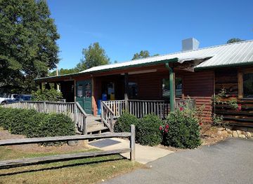 north-carolina/uwharrie-national-forest/restaurant/log-cabin-bar-bque