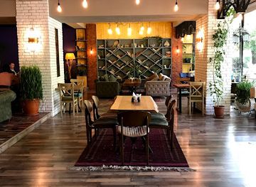 Üzüm Café