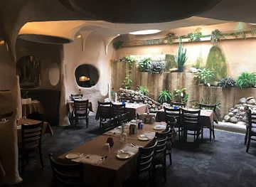 canada/saskatoon/restaurant/the-cave