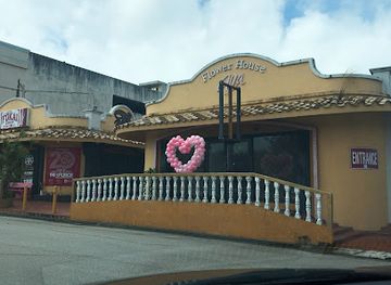 guam/cocos-island/restaurant/the-kracked-egg