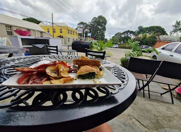 barbados/harrison-s-cave/restaurant/caf-e-a-la-mer