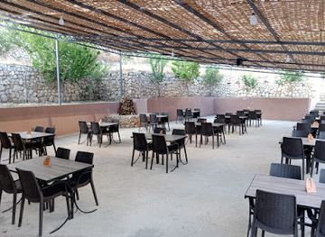 lebanon/bcharre/restaurant/chicha-cafe-restaurant