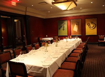 canada/pembina-valley/restaurant/hy-s-steakhouse-and-cocktail-bar