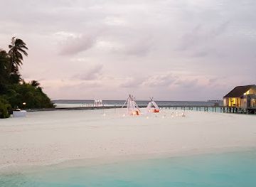 maldives/lhaviyani-atoll/restaurant/sky-at-anantara-kihavah-maldives-villas