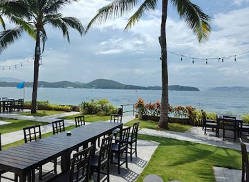 vietnam/south-central-coast/restaurant/nha-hang-sea-breeze