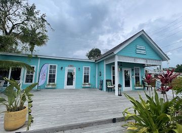 the-bahamas/harbour-island/restaurant/the-aqua-loft-boutique-and-cafe