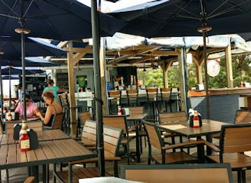 north-carolina/coastal-plain/restaurant/smacnally-s-waterfront-bar-grill