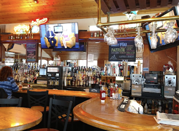 california/lake-tahoe/restaurant/the-grove-beach-bar-grill