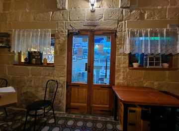 malta/dwejra-bay/restaurant/gharb-rangers-bar-restaurant