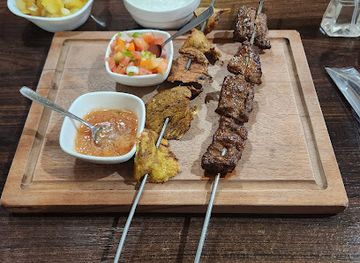 bolivia/chaco-plain/restaurant/hot-grill-gibas-anticuchos