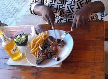 botswana/gaborone/restaurant/ku-nzipo-lounge