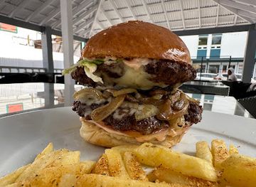 antigua-and-barbuda/st-john-s/restaurant/big-meech