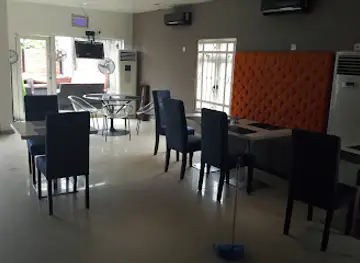 12:11 Restaurant