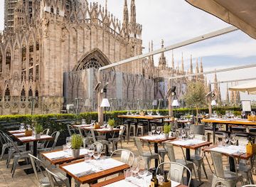 italy/milan/duomo/restaurant/obica-mozzarella-bar-duomo