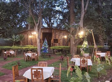 tanzania/arusha/restaurant/flame-tree-restaurant