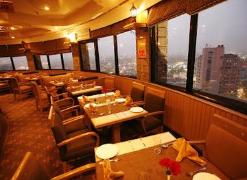 india/indo-gangetic-plain/restaurant/parikrama-the-revolving-restaurant