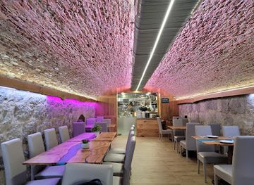 gibraltar/gibraltar-nature-reserve/restaurant/vault-13