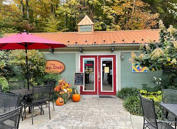 virginia/blue-ridge-parkway/restaurant/the-gap-deli-at-the-parkway