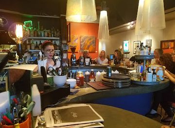 illinois/rock-river-valley/restaurant/27-aluna
