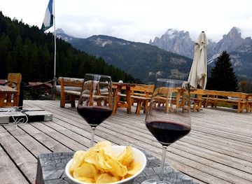 italy/alta-via-1/restaurant/dolomites-geyser-restaurant-apres-ski