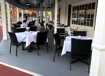 tennessee/memphis/midtown/restaurant/porch-and-parlor