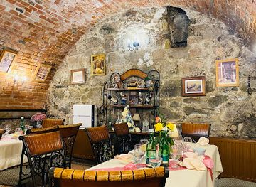 hungary/vac/restaurant/remete-pince-etterem