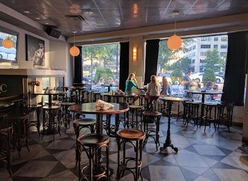 virginia/arlington/restaurant/lyon-hall