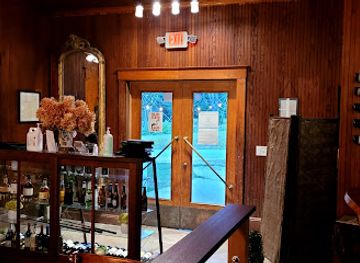The Carriage House Bistro & Tavern