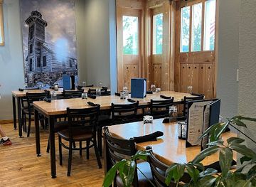 michigan/lower-peninsula/restaurant/tracey-s-at-roam-inn