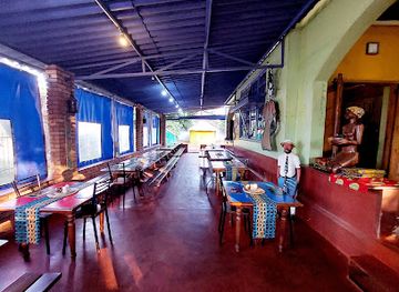 zambia/victoria-falls/restaurant/mama-africa