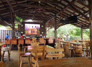 jamaica/south-coast/restaurant/murray-s-fish-and-jerk-hut
