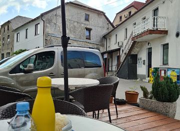slovenia/postojna-cave/restaurant/macao-restaurant-and-catering