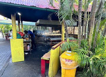 jamaica/montego-bay/hip-strip/restaurant/the-pork-pit