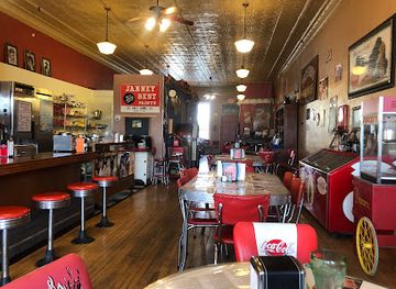 north-dakota/badlands/restaurant/rockin-relics