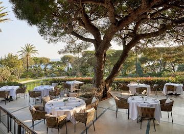 france/french-riviera/restaurant/le-cap