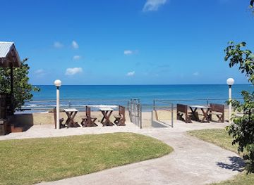 jamaica/treasure-beach-area/restaurant/frenchman-s-bay