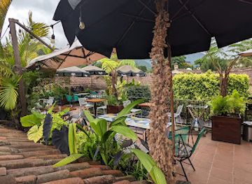 guatemala/caribbean-coast/restaurant/los-tres-tiempos