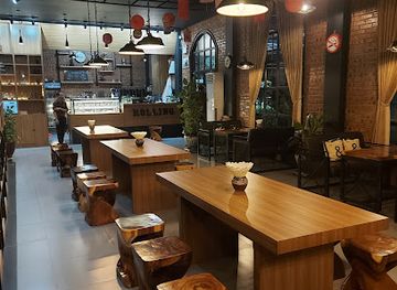 myanmar-burma/mandalay/restaurant/rolling-cafe