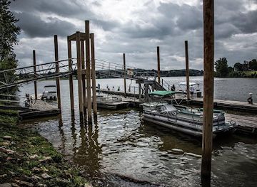 ohio/marietta/restaurant/the-marietta-harbor