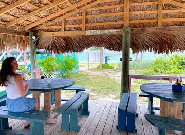 the-bahamas/grand-bahama-island/restaurant/margarita-villa-sand-bar