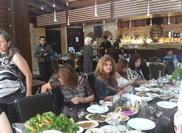 lebanon/beqaa-valley/restaurant/tree-light-marcha-cafe