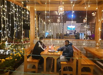india/northern-plains/restaurant/flydining-manali