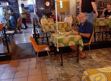 the-gambia/wuli-west/restaurant/african-queen-restaurant