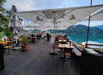 slovenia/upper-carniola/restaurant/grajska-plaza-restaurant