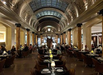 belgium/brussels/brussels-city-center/restaurant/belga-queen