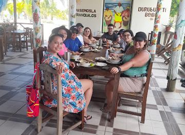 honduras/tela/restaurant/restaurante-vista-al-mar