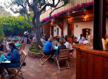 italy/taormina/restaurant/timoleone-cocktail-bar-vegetarian-restaurant-taormina